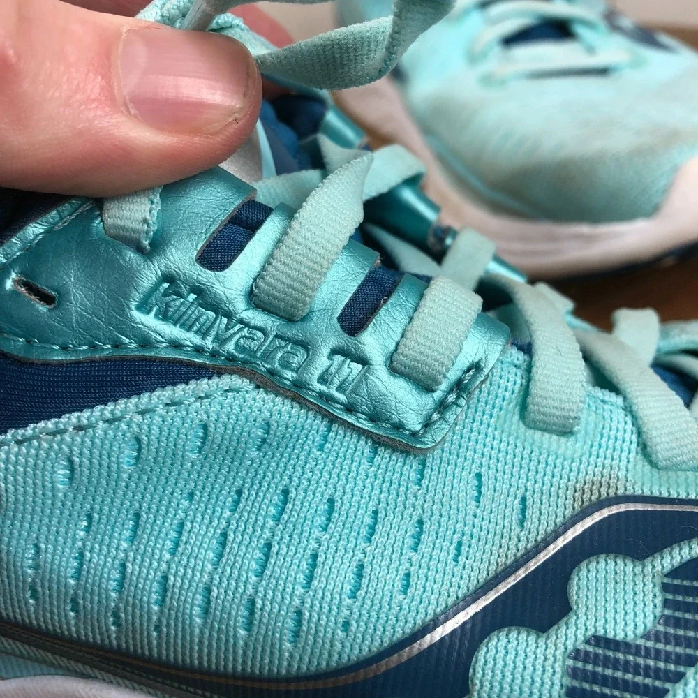 Saucony Kinvara 11 Womens size 9 shoes blue athletic running sneakers